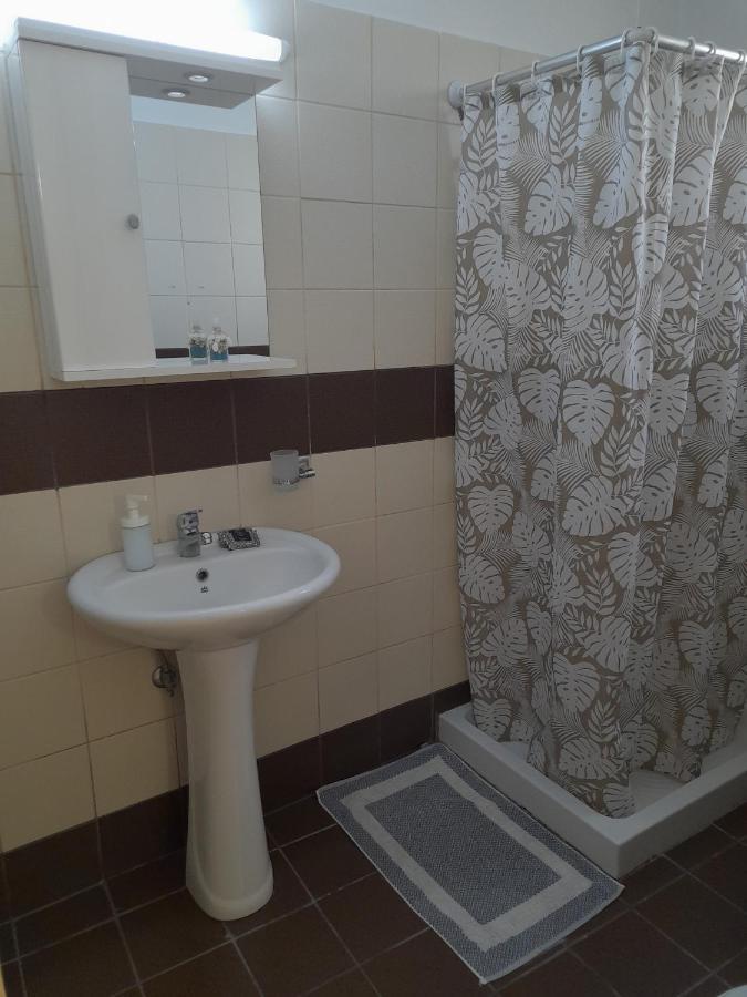 Garden View Appartment Kalavarda ภายนอก รูปภาพ